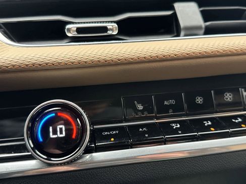 Used 2025 Chevrolet Equinox ACTIV image 19