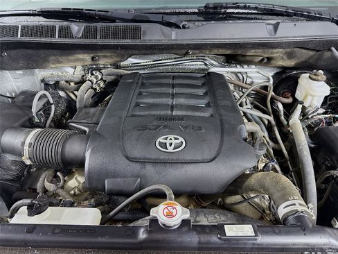 Used 2021 Toyota Sequoia SR5 image 30