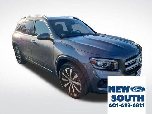 Used 2023 Mercedes-Benz GLB 250 4MATIC image 9