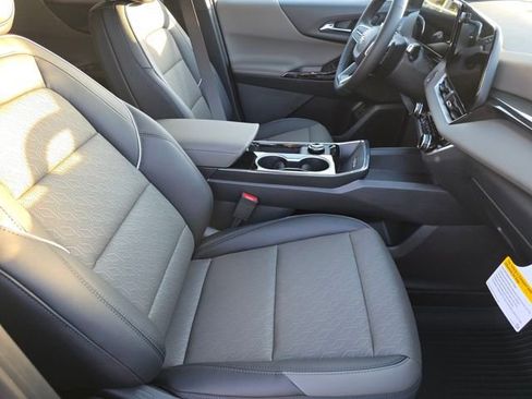 New 2026 Chevrolet Equinox LT w/ Convenience Package II image 26