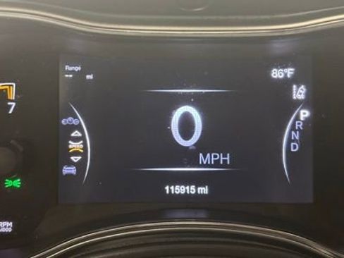 Used 2022 Jeep Grand Cherokee Laredo X RWD image 25