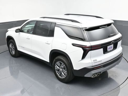 Used 2026 Chevrolet Traverse LT w/ Driver Confidence Package FWD image 42