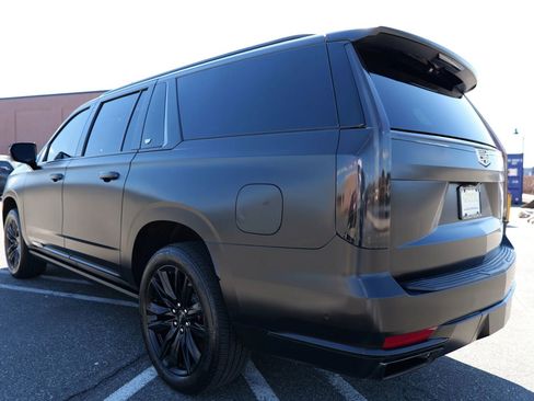 Used 2022 Cadillac Escalade ESV Sport Platinum image 6