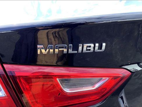 Used 2022 Chevrolet Malibu LS FWD image 35