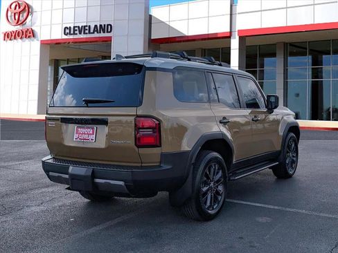 Used 2024 Toyota Land Cruiser image 7