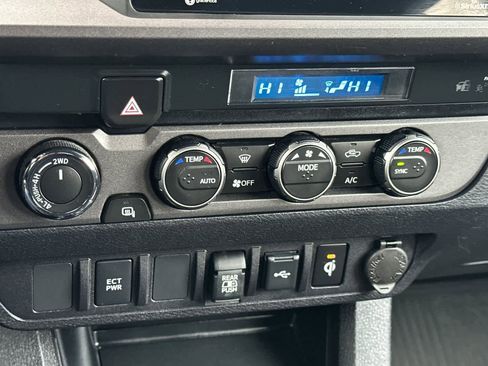 Certified 2023 Toyota Tacoma TRD Off-Road image 21