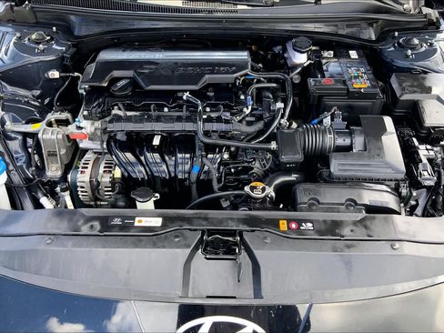Used 2024 Hyundai Elantra SEL FWD image 31