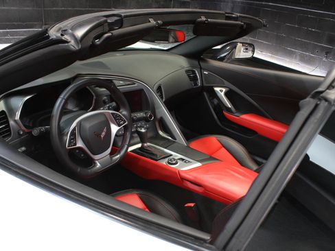 Used 2016 Chevrolet Corvette Stingray Coupe w/ 2LT Preferred Equipment Group image 38