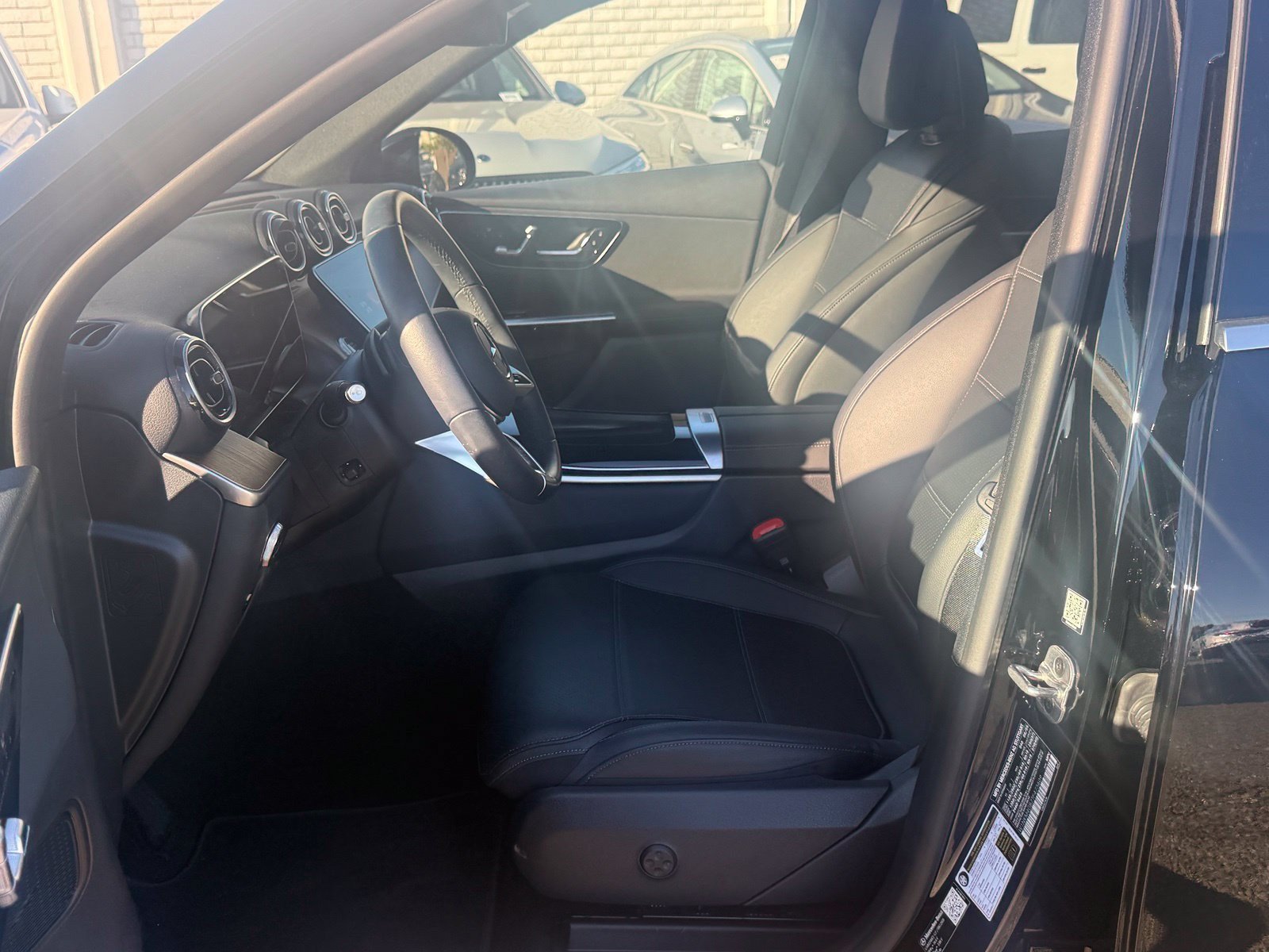 Used 2026 Mercedes-Benz GLC 300 image 4