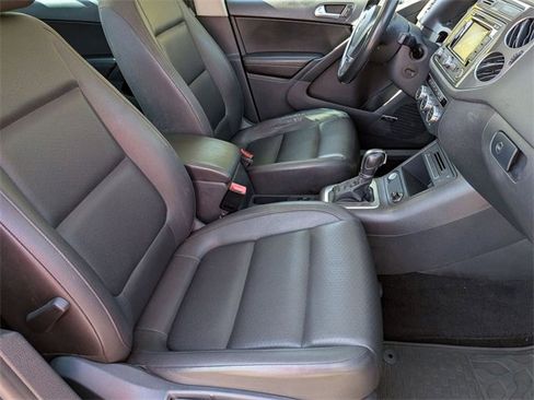 Used 2014 Volkswagen Tiguan SEL image 32