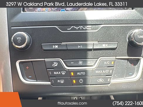 Used 2019 Ford Fusion SE FWD image 56
