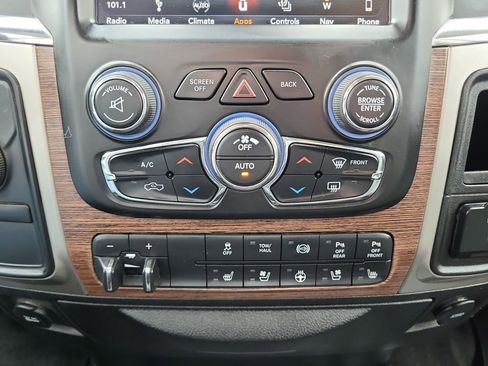 Used 2018 RAM 2500 Laramie w/ Protection Group image 26