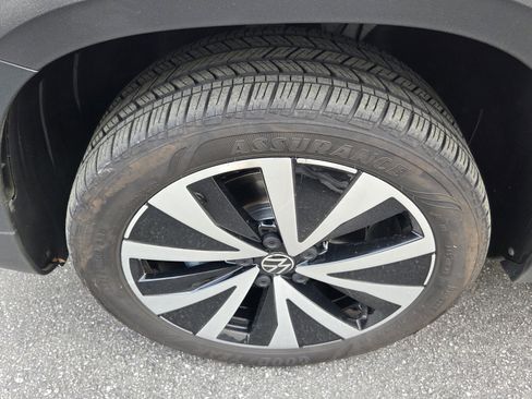 Used 2022 Volkswagen Taos SE image 9