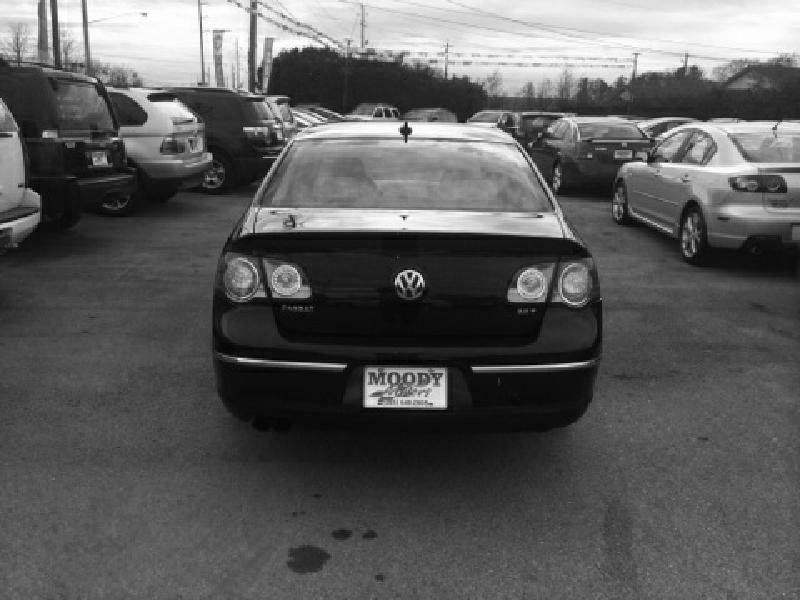Used 2007 Volkswagen Passat 2.0T FWD image 6