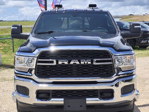 Used 2024 RAM 3500 Tradesman w/ Chrome Appearance Group AWD/4WD image 3