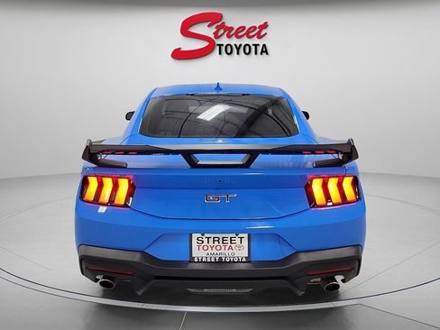 Used 2025 Ford Mustang GT RWD image 3