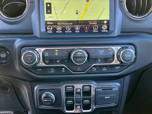 Certified 2021 Jeep Gladiator Overland image 18