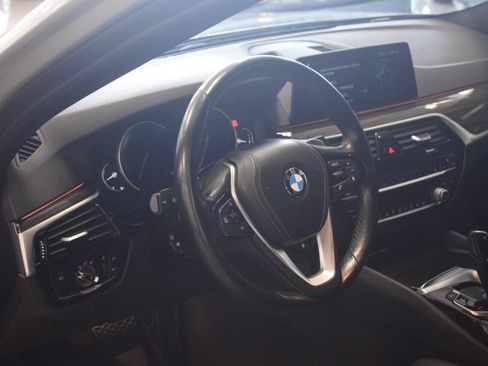 Used 2018 BMW 530i xDrive AWD/4WD image 40