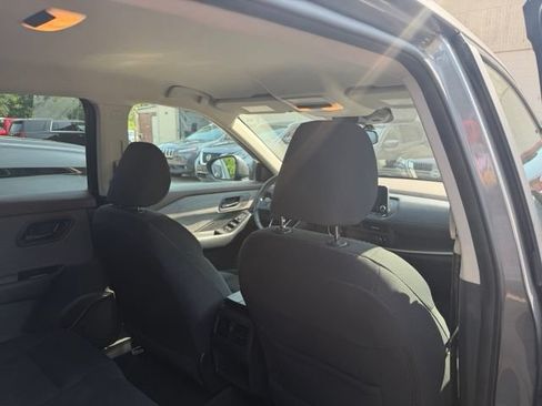 Used 2023 Nissan Rogue S AWD/4WD image 10