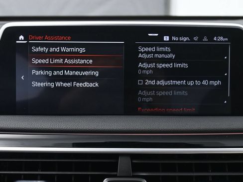 Used 2022 BMW 740i w/ M Sport Package RWD image 40