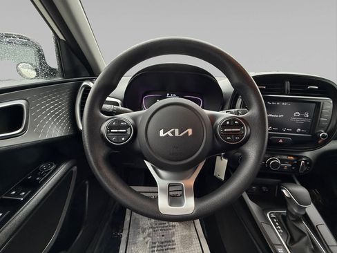 Used 2023 Kia Soul LX image 12