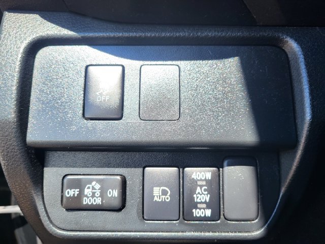 Used 2022 Toyota Tacoma TRD Off-Road AWD/4WD image 21