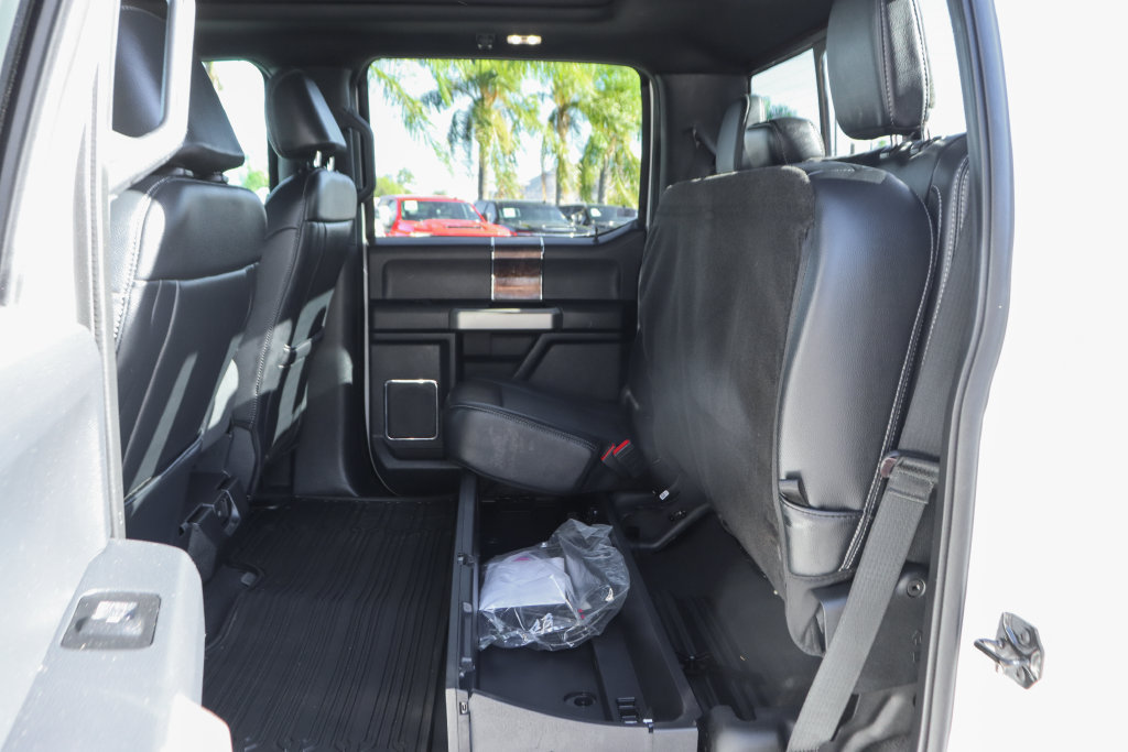 Used 2022 Ford F250 Lariat w/ Black Appearance Package AWD/4WD image 39