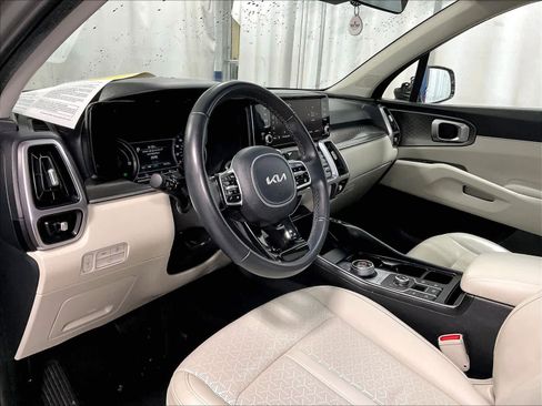 Used 2023 Kia Sorento EX w/ Panoramic Sunroof Package image 8
