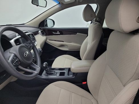 Used 2018 Kia Sorento FWD image 17