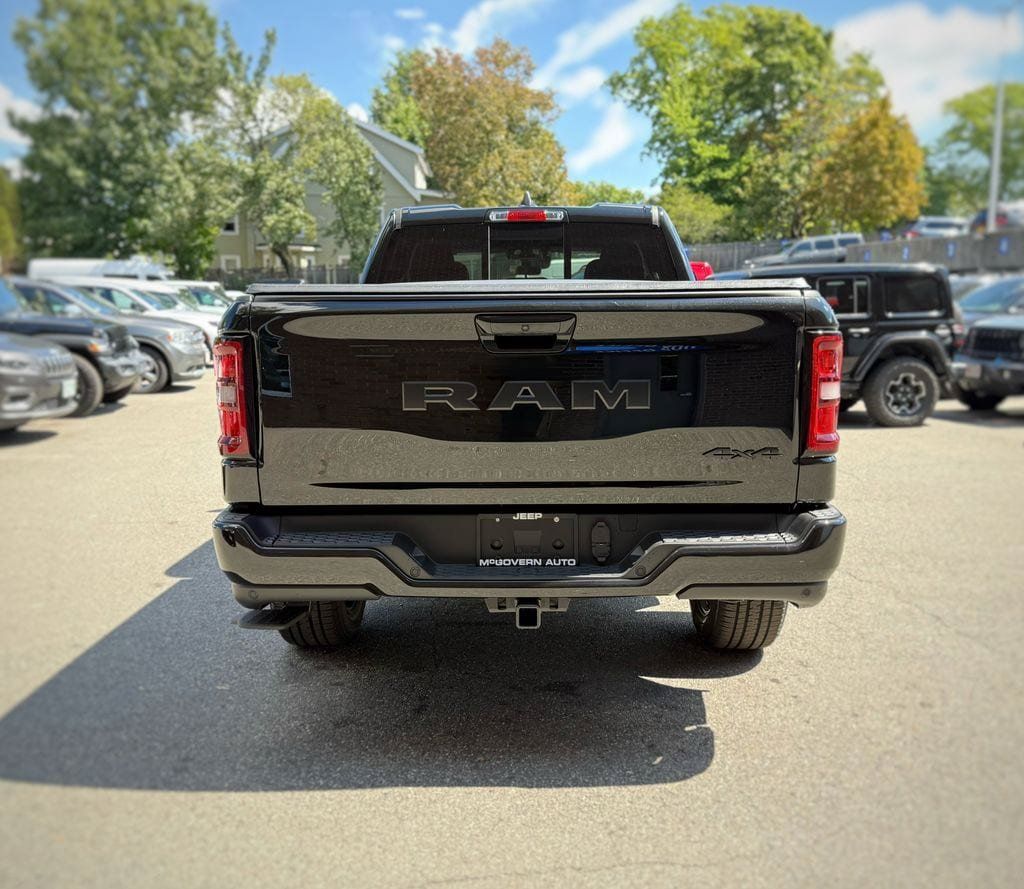 New 2026 RAM 1500 Express AWD/4WD image 10