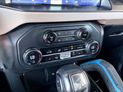 Used 2023 Ford Bronco Wildtrak AWD/4WD image 23