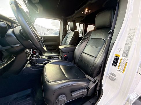 Used 2022 Jeep Wrangler Unlimited Sahara image 23