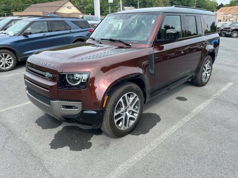 Used 2024 Land Rover Defender 130 X-Dynamic SE AWD/4WD image 26