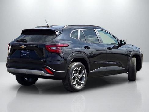 Used 2024 Chevrolet Trax LT FWD image 4