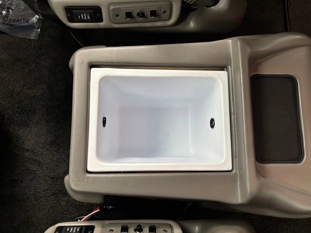 Used 2022 Chevrolet Express 2500 Extended w/ Enhanced Convenience Package RWD image 38