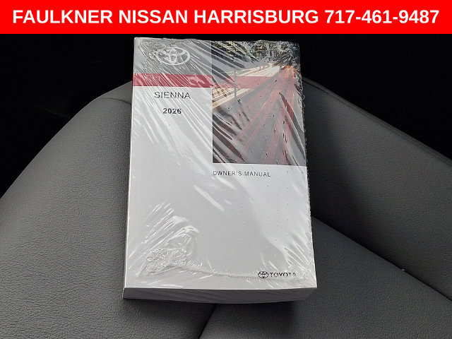 Used 2026 Toyota Sienna XLE FWD image 30