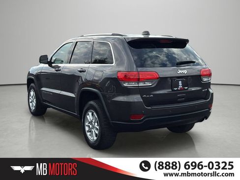 Used 2018 Jeep Grand Cherokee Laredo AWD/4WD image 3