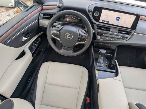 Used 2025 Lexus ES 300h 300h image 16