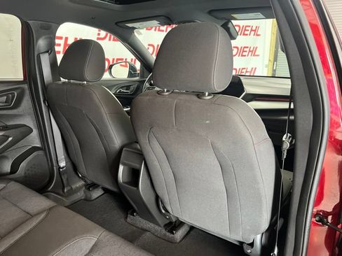 Used 2025 Chevrolet Trax RS w/ Sunroof Package FWD image 11