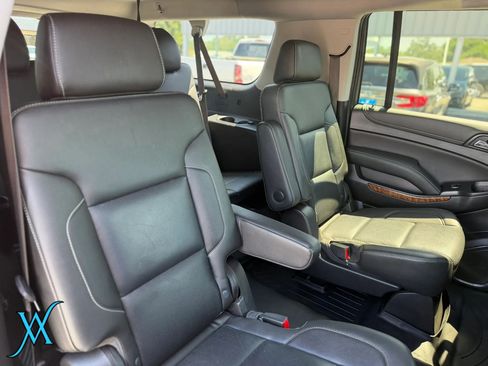 Used 2019 Chevrolet Suburban Premier AWD/4WD image 20