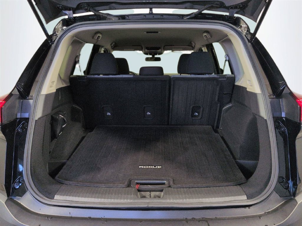 Used 2023 Nissan Rogue SV AWD/4WD image 16