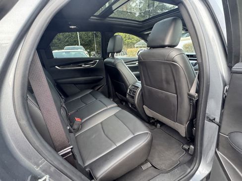 Used 2021 Cadillac XT5 Premium Luxury image 10