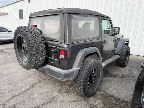 Used 2019 Jeep Wrangler Sport image 7