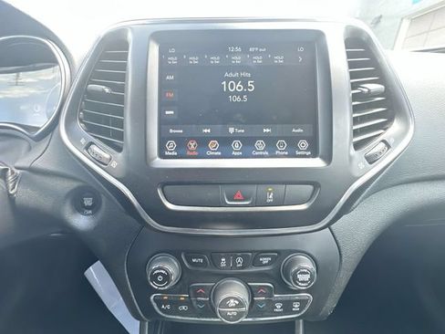 Used 2022 Jeep Cherokee Latitude Lux w/ Sun & Sound Group AWD/4WD image 18
