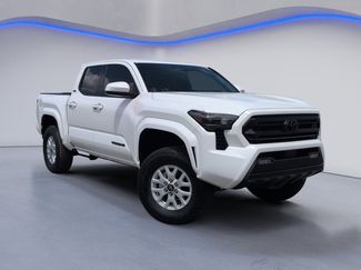 Used 2024 Toyota Tacoma SR5 AWD/4WD video 2