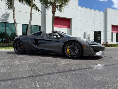 Used 2019 McLaren 570S image 8