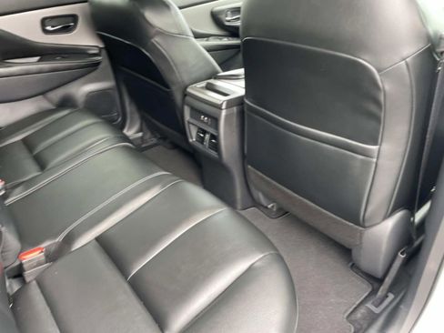 Used 2024 Nissan Murano SV w/ SV Midnight Edition Package FWD image 15