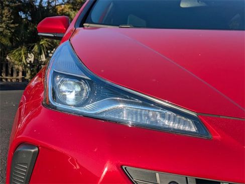 Used 2019 Toyota Prius XLE image 9