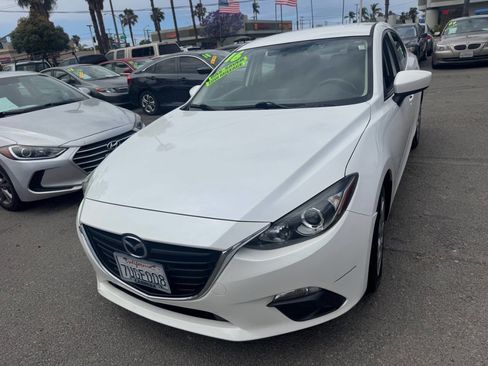 Used 2016 MAZDA MAZDA3 i Sport FWD image 2