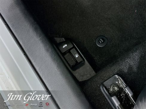 Used 2025 Toyota Corolla LE image 24